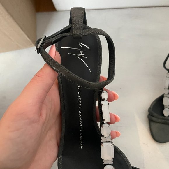 Giuseppe Zanotti Crystal Embellished T-Strap Sandals Adjustable Ankle Strap - Picture 2 of 9